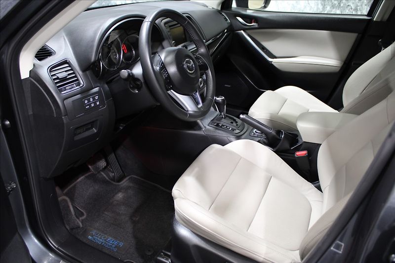 Mazda CX-5 2,0 Skyactiv AWD Automat - fotka 9 z 32