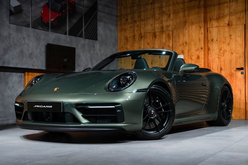 Porsche 911 4 GTS - fotka 3 z 20