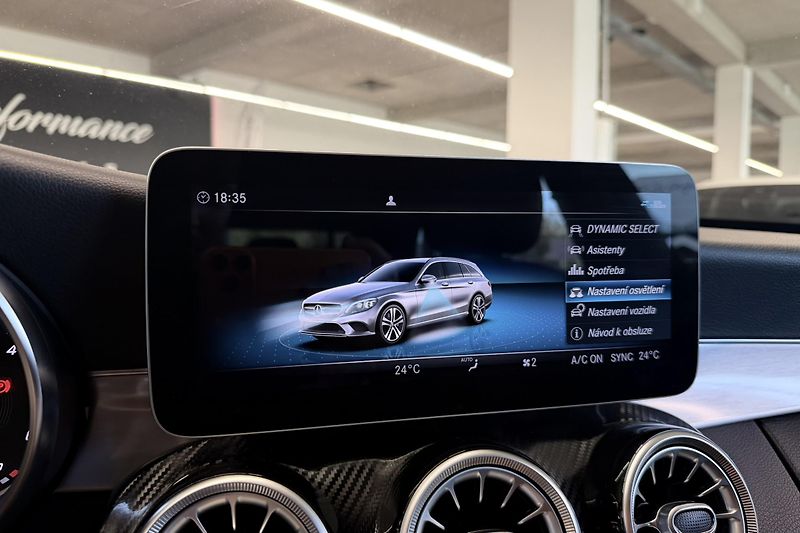 Mercedes-Benz Třídy C (2020) C 220d 4Matic AMG Line - fotka 71 z 81
