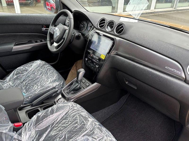 Suzuki Vitara 4x4 automat Elegance - fotka 9 z 10