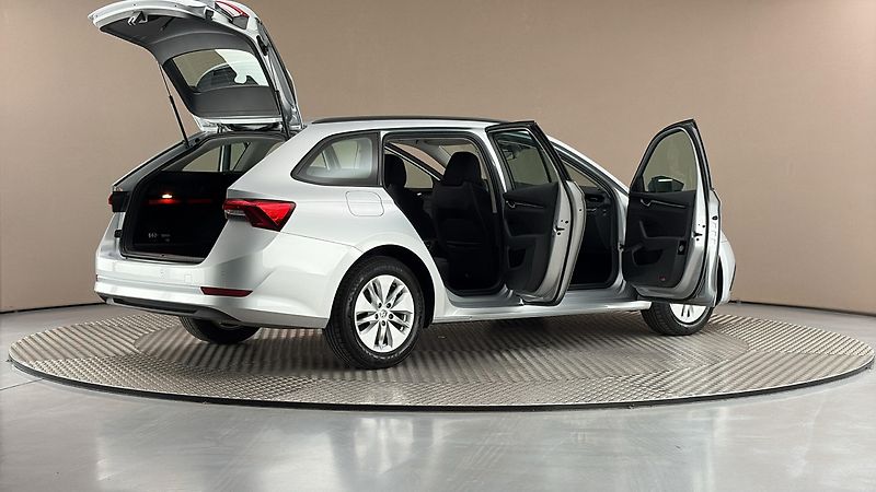Škoda Octavia 1.0 TSI Ambition Combi - fotka 6 z 24