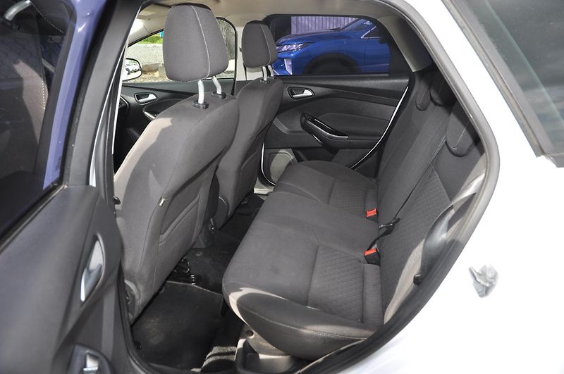 Ford Focus 1.6TDCi 85kW KOMBI - fotka 7 z 13