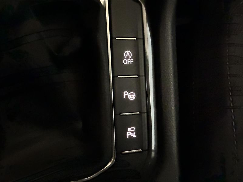 Volkswagen Tiguan Allspace 2,0 4 MOTION,TAŽNÉ,KAMERA 360 - fotka 17 z 34