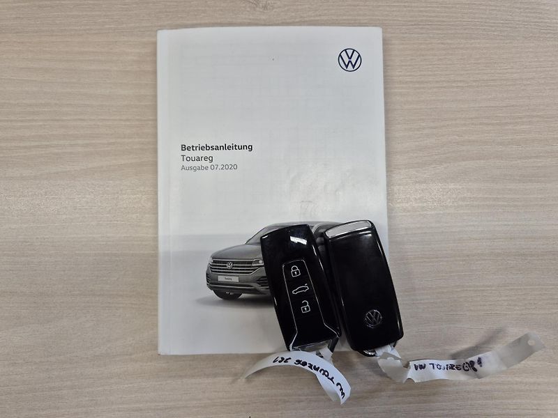 Volkswagen Touareg 3,0TDi 170kw 4x4 DSG TZ 19ALU - fotka 19 z 43