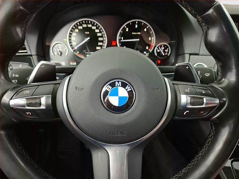 BMW Řada 5 (2014) 520d xDrive, 4X4, Automat - fotka 18 z 21