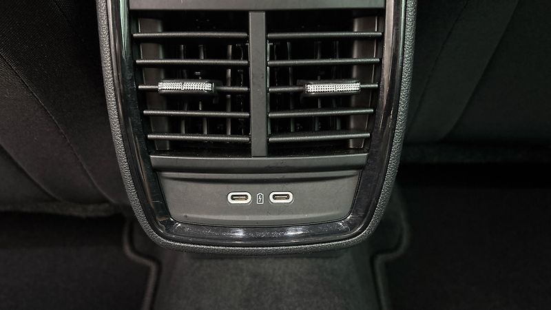 Škoda Scala 1.0 TSI DSG Style - fotka 21 z 25
