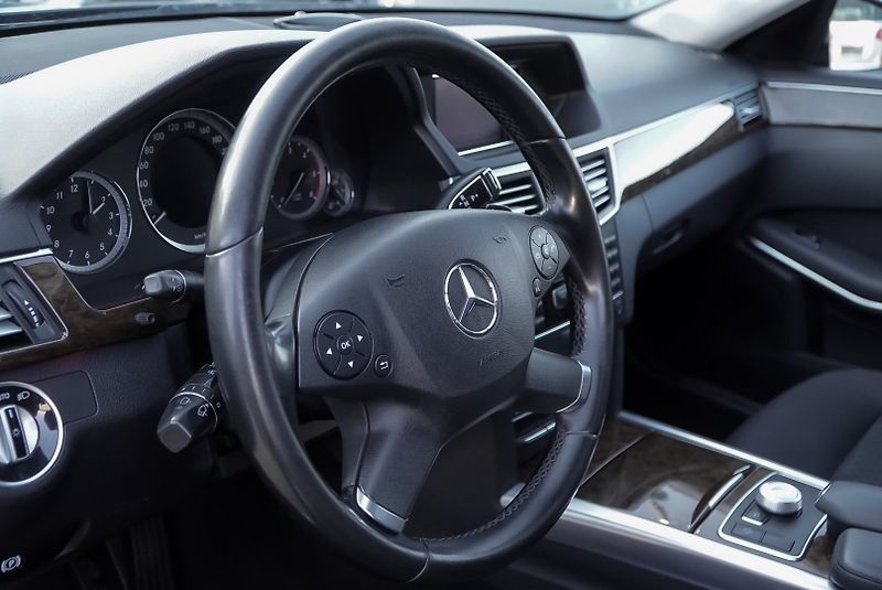 Mercedes-Benz Třídy E 220 CDI BlueEfficiency - fotka 16 z 29