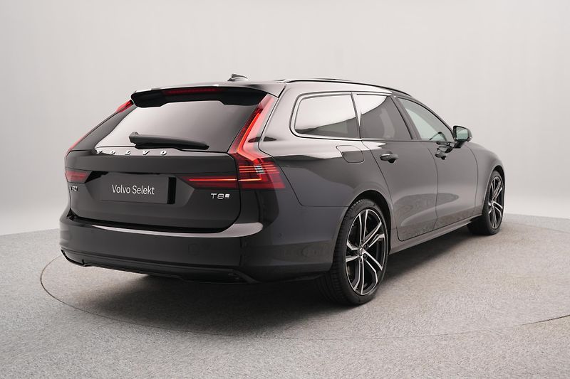 Volvo V90 T8 AWD RECHARGE ULTRA - fotka 10 z 53