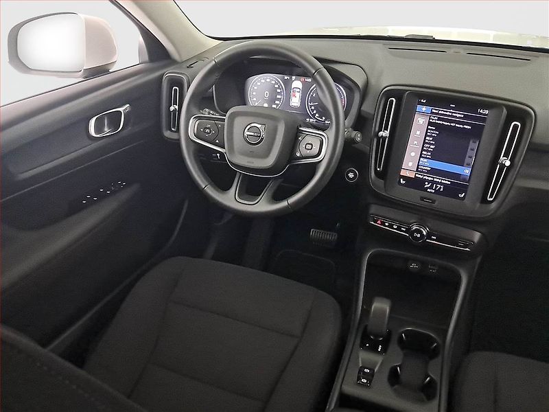 Volvo XC40 (2022) T2 - fotka 7 z 22