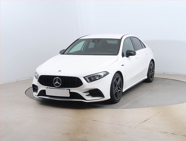 Mercedes-Benz Třídy A (2019) AMG line A 35 AMG 4MATIC - fotka 2 z 16