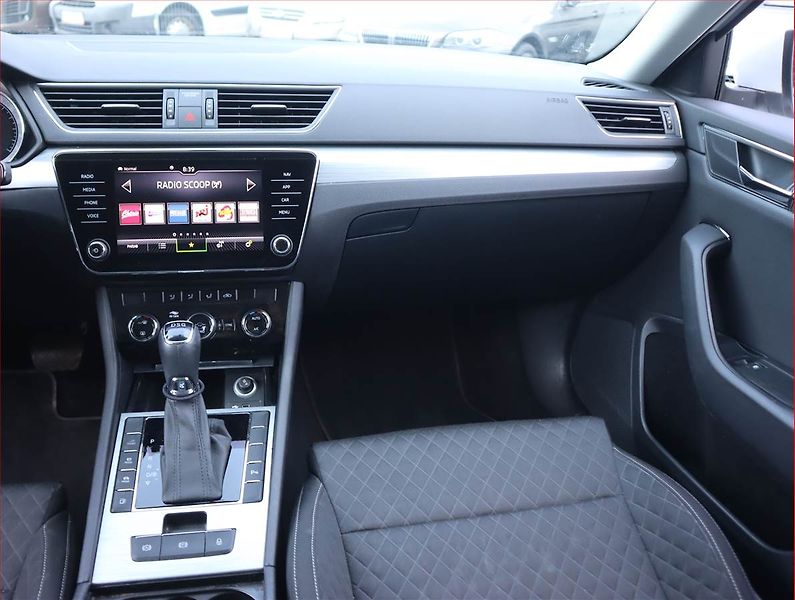 Škoda Superb (2021) Business Plus iV 1.4 TSI PHEV - fotka 8 z 25