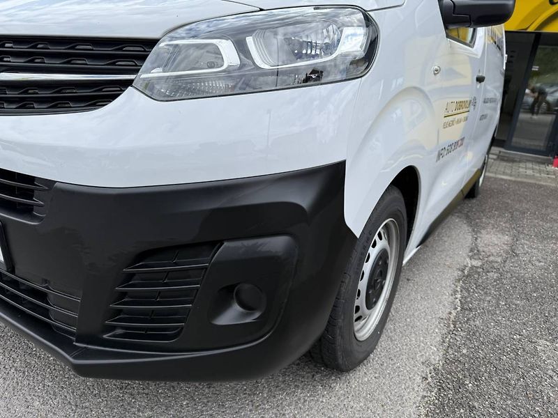 Opel Vivaro L1H1 (M) Panel Van 2.0L MT6 (1 - fotka 19 z 23