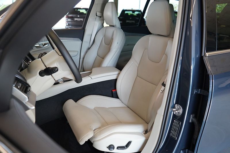 Volvo XC90 B5 PLUS AWD, Vzduch, Ventilace - fotka 16 z 47