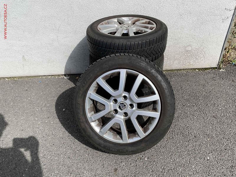 Škoda Karoq (2019) 1.5 TSi, Style, DSG, +ALU - fotka 20 z 20