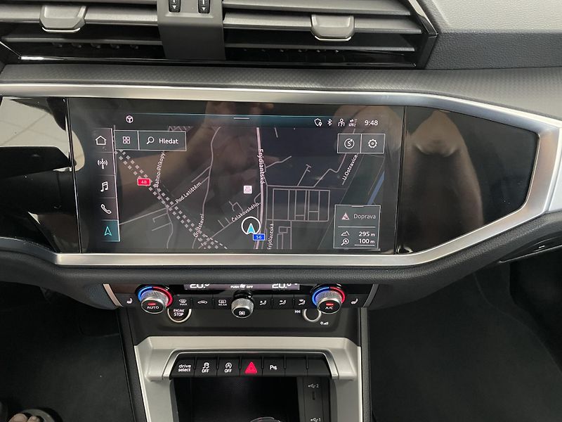 Audi Q3 40TDi ČR Sportback REZERVACE - fotka 25 z 32