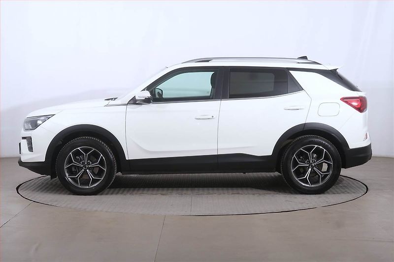 SsangYong Korando (2024) Premium 1.5 T-GDI - fotka 3 z 24
