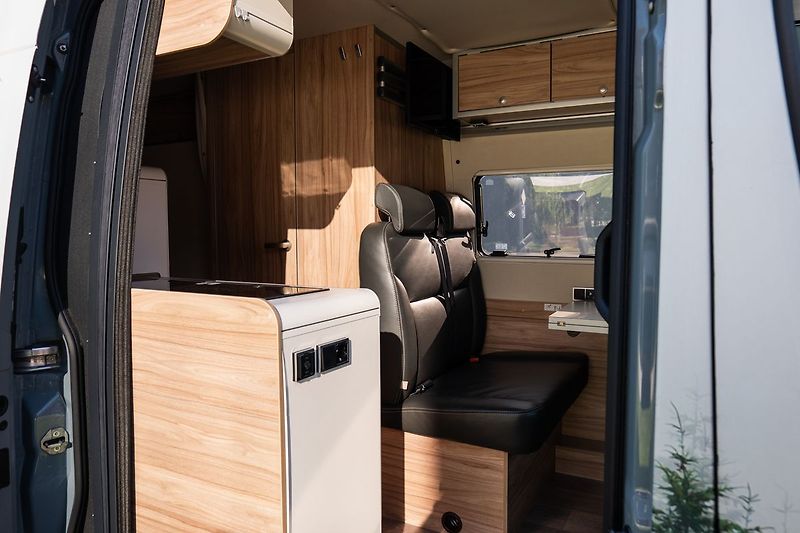 Mercedes-Benz Sprinter HYMER Grand Canyon S 4x4 - fotka 14 z 27