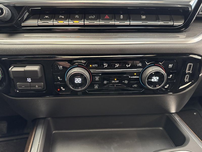 Chevrolet Silverado High Country 6,2 V8 + LPG - fotka 45 z 57