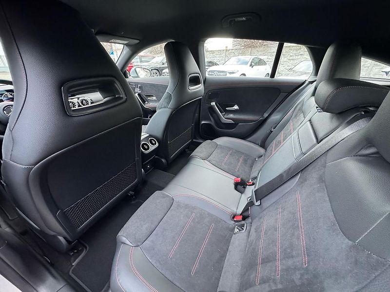 Mercedes-Benz CLA 200 Shooting Brake AKCE - fotka 26 z 32