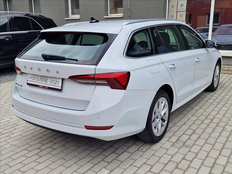 Škoda Octavia 2.0TDI Style, původ ČR,1.Maj. - fotka 10 z 50