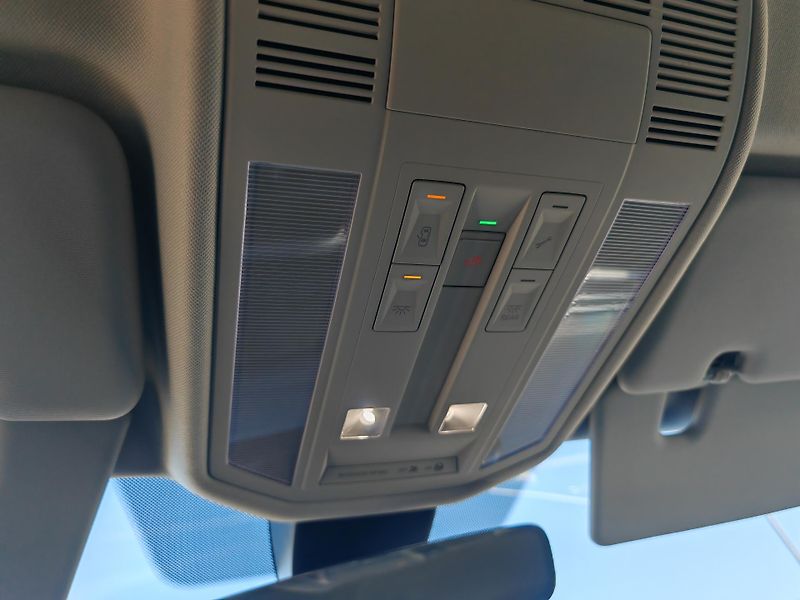 Volkswagen Touareg (2022) ČR, 1.majitel, tažné, servis - fotka 36 z 38