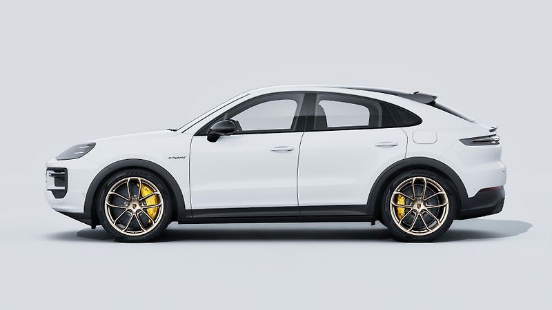 Porsche Cayenne (2025) Turbo E-Hybrid Coupe GT Paket - fotka 3 z 5