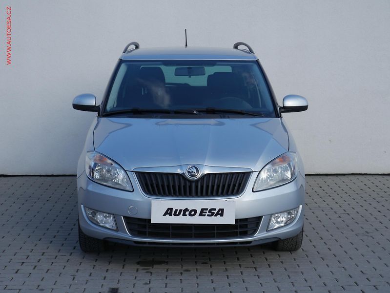Škoda Fabia (2014) 1.2 TSI, ČR, AC, el. výbava - fotka 2 z 14