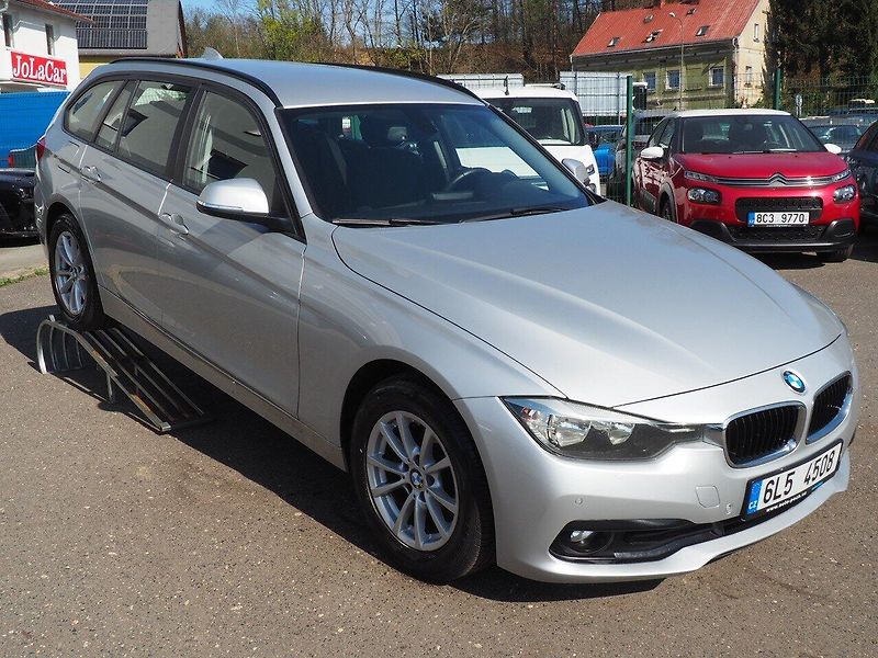 BMW Řada 3 (2016) 320D xDrive, A/T - fotka 5 z 38