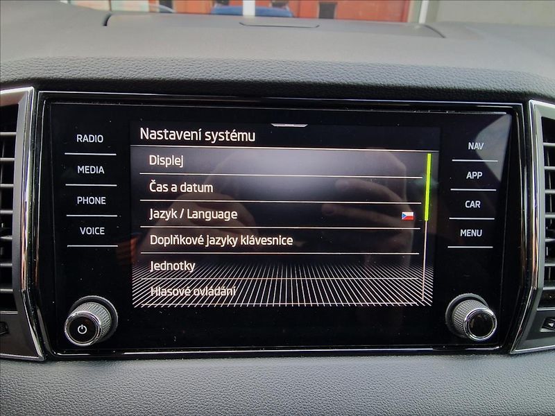 Škoda Karoq 2.0 TDI Style, ČR,1.Majitel - fotka 30 z 50