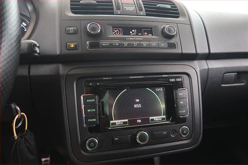Škoda Fabia (2011) Monte Carlo 1.2 TSI, Navi - fotka 12 z 15
