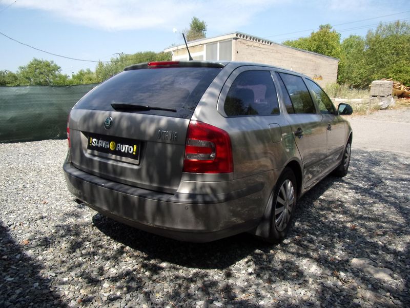 Škoda Octavia (2011) 1.6 MPi 75kW BSE KLIMA TOP KM - fotka 5 z 21