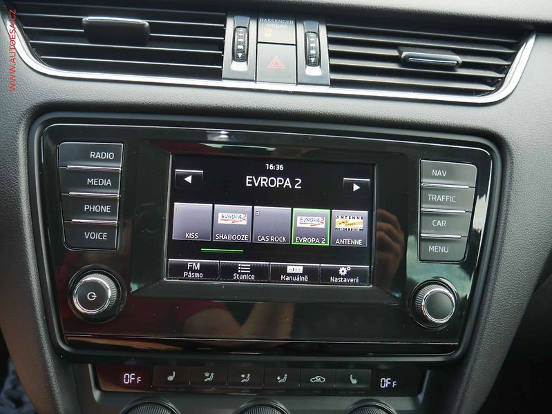 Škoda Octavia (2014) 2.0 TDi, RS, DSG, navi - fotka 11 z 13