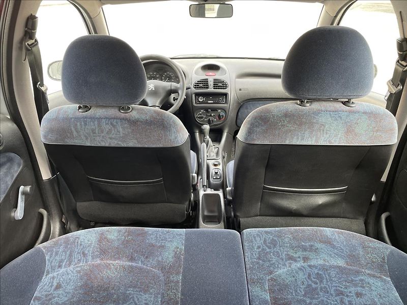 Peugeot 206 1,4i 55kW*tažné*Zachovalé auto - fotka 30 z 36