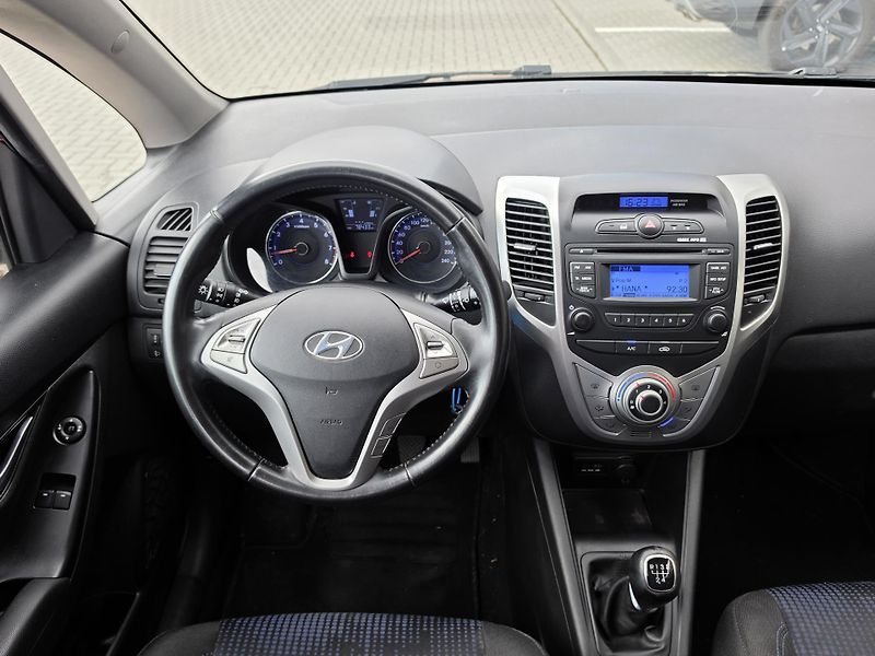 Hyundai ix20 (2014) 1,4i 66kW - fotka 12 z 16