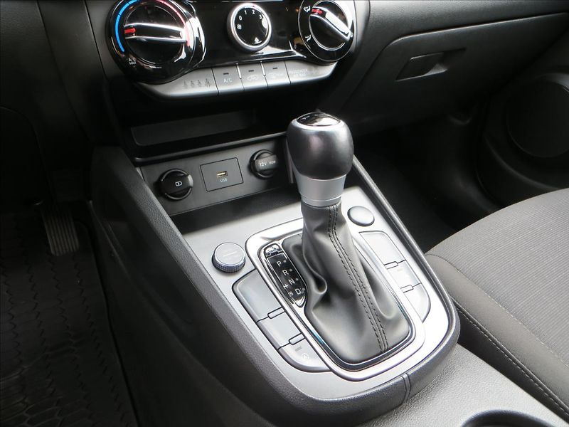Hyundai Kona 1,0 T-GDI Comfort DCT A7 88kW - fotka 12 z 22