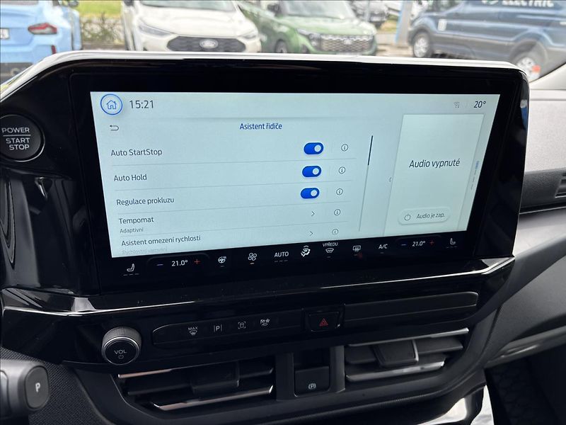 Ford Tourneo Custom 2,0 EcoBlue Titanium 125kW L1 - fotka 32 z 44