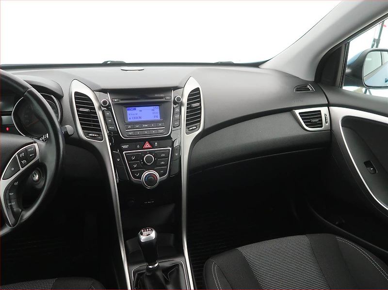 Hyundai i30 (2013) 1.6 GDI, Serv.kniha, Tempomat - fotka 8 z 18