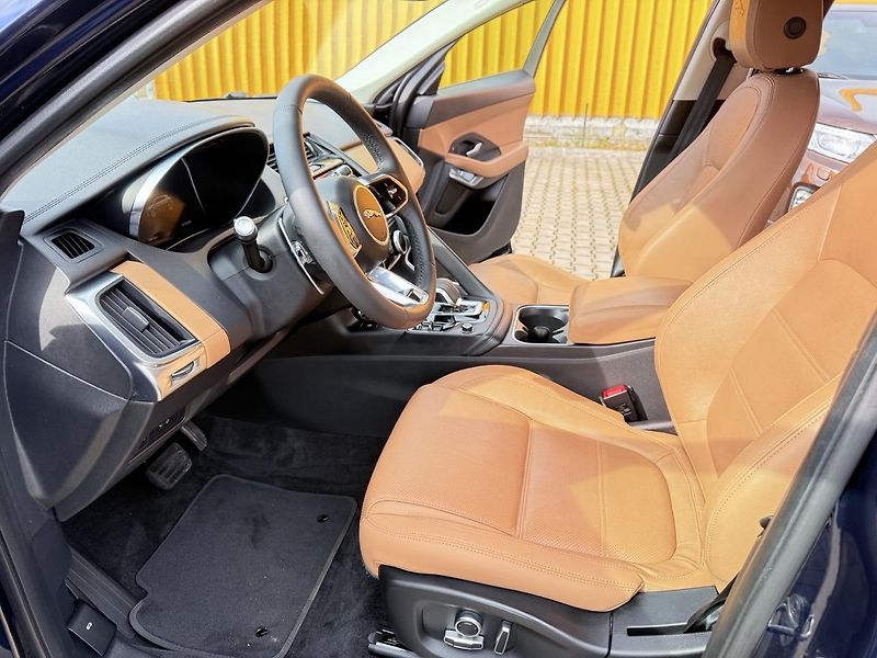 Jaguar E-Pace (2021) 2.0D,4WD,FACELIFT,ZÁRUKA - fotka 34 z 56