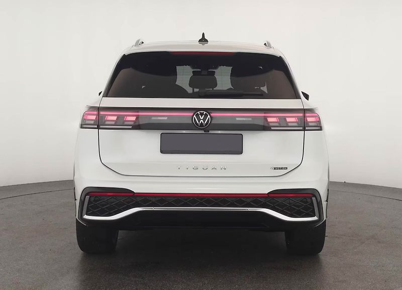 Volkswagen Tiguan TDI 4M R-Line Pano 360 IQ Vent - fotka 6 z 17