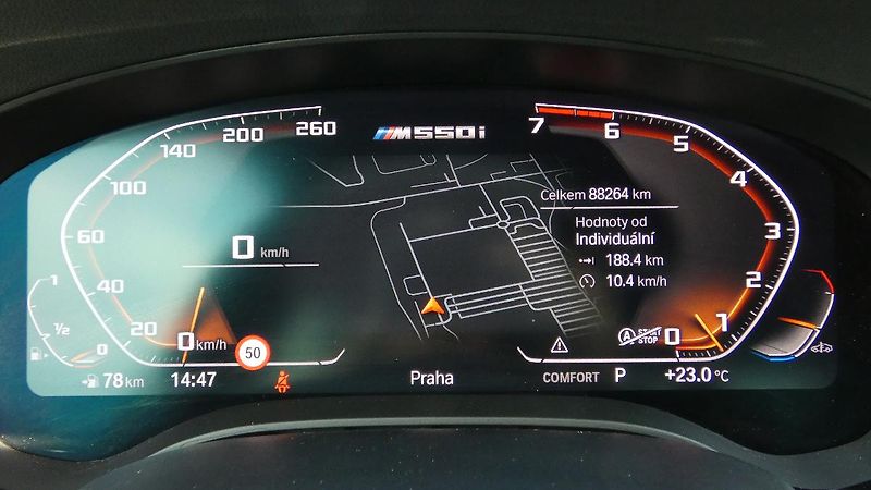 BMW Řada 5 550i xDrive M Sport - fotka 13 z 26