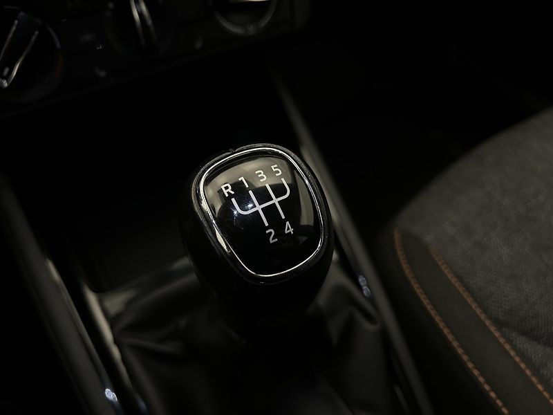 Škoda Scala 1.0 TSI Ambition - fotka 14 z 22