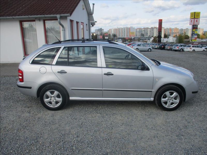 Škoda Fabia 1,2 i, 47kW,74 786km,Zamluven - fotka 4 z 29