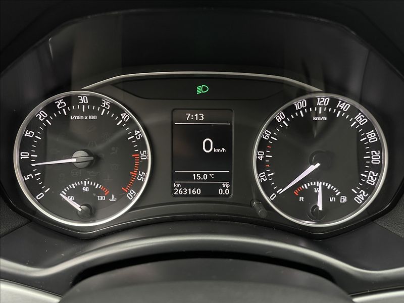 Škoda Octavia 2,0 103kW 4X4 SCOUT 2XKOLA ČR - fotka 11 z 33