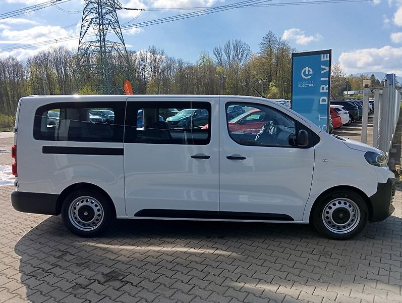 Peugeot Expert (2026) Combi L3 2.2 BlueHDi 150 MAN6 - fotka 8 z 23