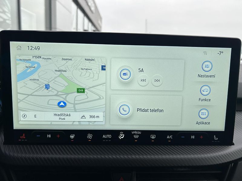 Ford Kuga 2.5Hybrid PHEV 134kW ST-Line X - fotka 25 z 37