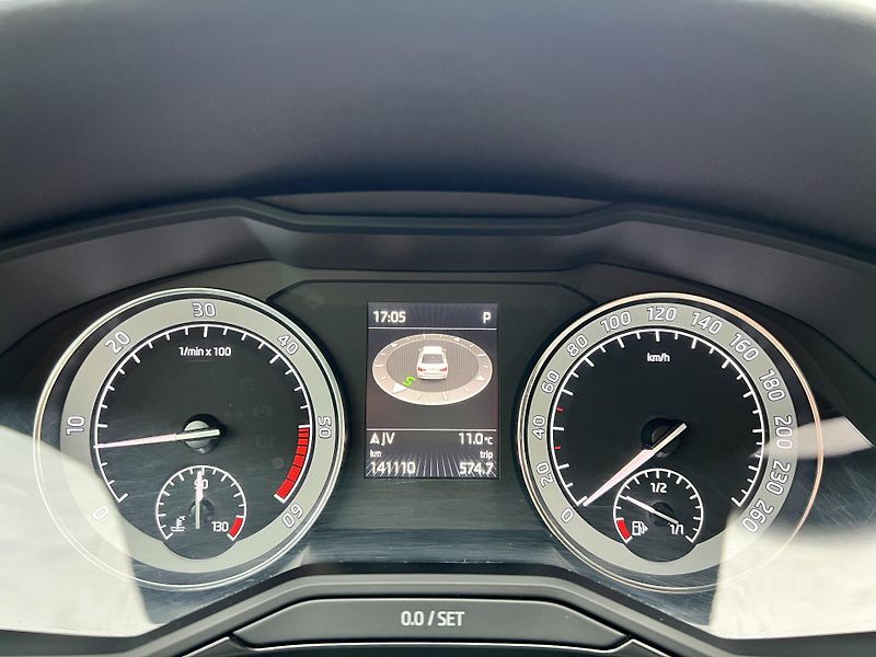 Škoda Superb L&K 2.0TDi 110kw KOUPENO V ČR - fotka 19 z 48