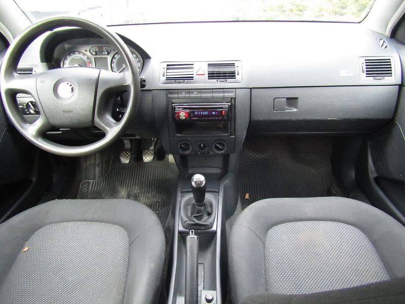 Škoda Fabia (2004) 1.4 TDI 55kW - fotka 14 z 36