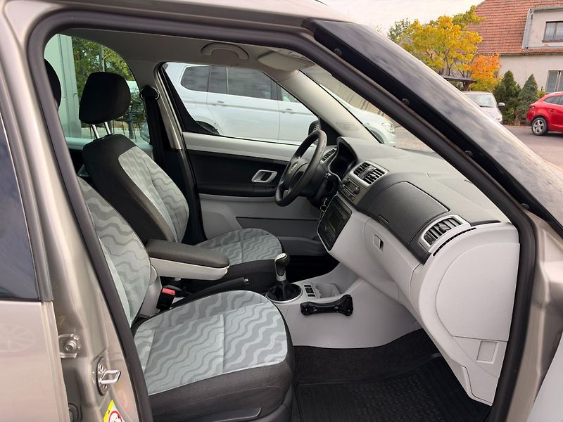 Škoda Roomster (2007) Style 1.4i 63kW - fotka 24 z 27