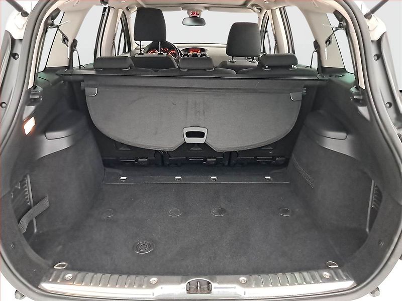 Peugeot 308 (2012) 1.6 HDi, 7 míst, po STK - fotka 13 z 19