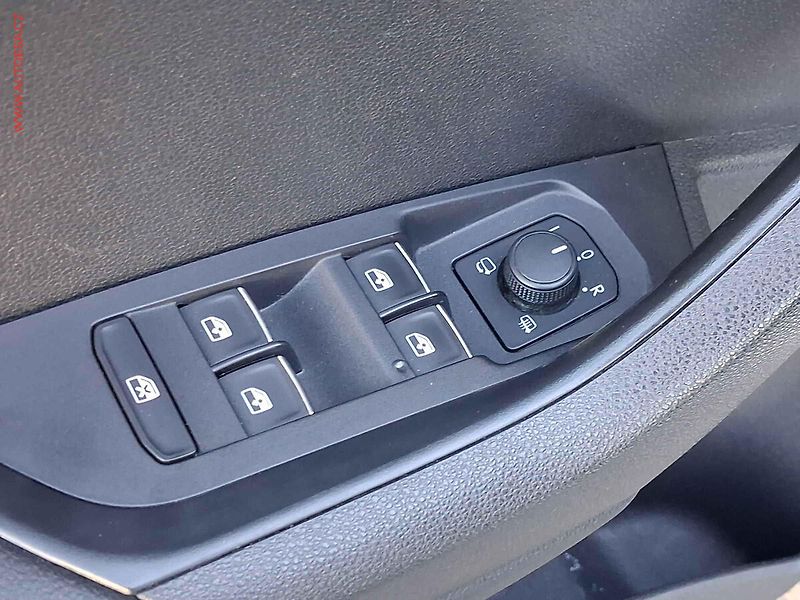 Škoda Karoq (2017) 2.0TDI 4x4, ČR, DSG, navi - fotka 11 z 18